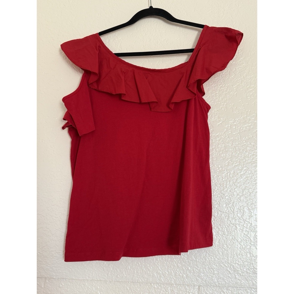 Who‎ What Wear Ruffle Top Womens Medium Red Cold Shoulder Asymmetrical Romantic